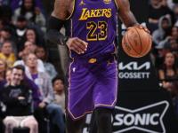 包含湖人险胜关键时刻神级表现，逆转取胜关键表现点燃全场！的词条